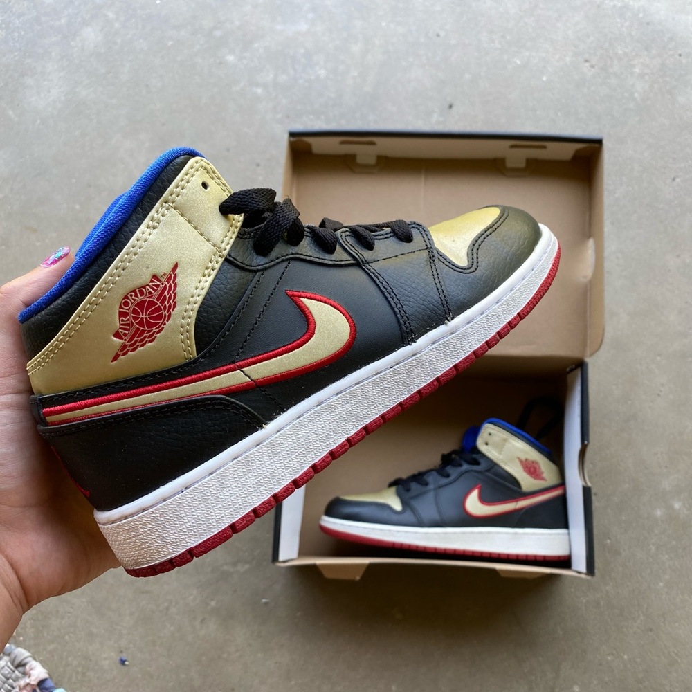 Jordan 1’s Mid (5.5y)